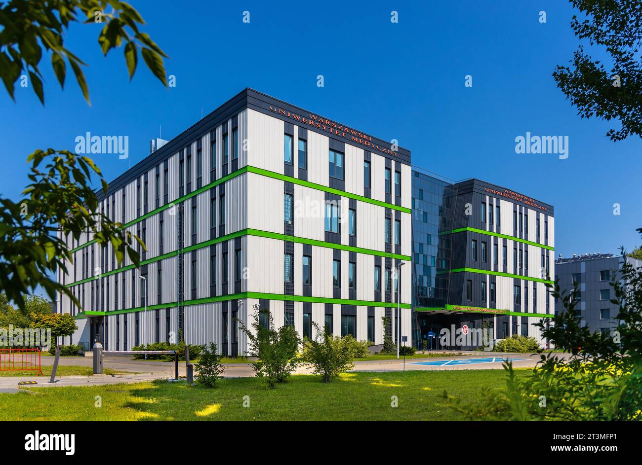 Varsavia, Polonia - 25 luglio 2021: Centro di ricerca pre-clinica Centrum Badan Przedklinicznych dell'Università medica in via Zwirki i Wigury a Mokotow Foto Stock