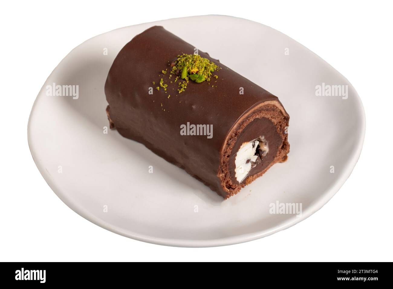 Torta al cioccolato. Deliziosa fetta di torta isolata su sfondo bianco. prodotti per pasticceria Foto Stock