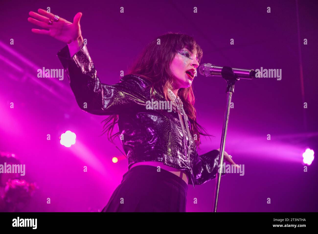 Barcellona, Spagna. 2023.10.24. Lauren Mayberry cantante si esibisce sul palco a la Nau il 24 ottobre 2023 a Barcellona, Spagna. Foto Stock