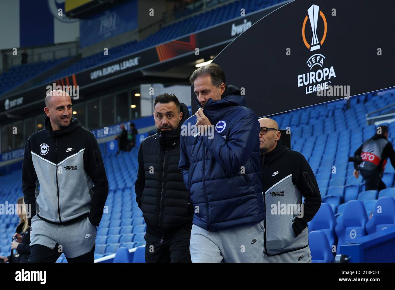 Brighton, Regno Unito. 26 ottobre 2023. Capo allenatore di Brighton Roberto De Zerbi durante la partita di calcio di UEFA Europa League tra Brighton e Ajax allo stadio Brighton e Hove Albion a Brighton, Inghilterra. (James Whitehead/SPP) credito: SPP Sport Press Photo. /Alamy Live News Foto Stock