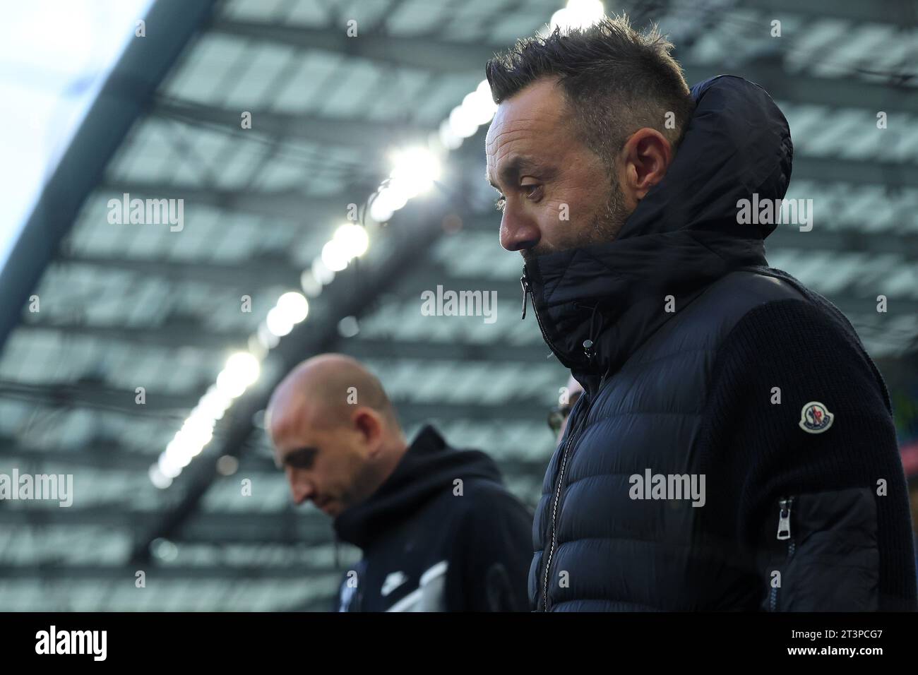 Brighton, Regno Unito. 26 ottobre 2023. Capo allenatore di Brighton Roberto De Zerbi durante la partita di calcio di UEFA Europa League tra Brighton e Ajax allo stadio Brighton e Hove Albion a Brighton, Inghilterra. (James Whitehead/SPP) credito: SPP Sport Press Photo. /Alamy Live News Foto Stock