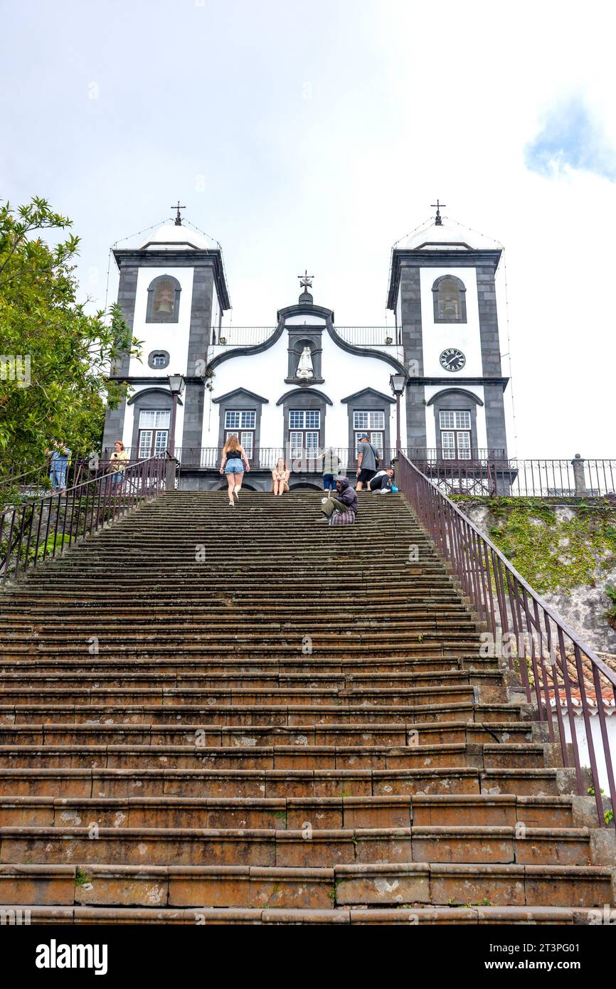 Igreja de Nossa Senhora do Monte (Chiesa di nostra Signora del Monte), rampa da Sacristia, Monte, Funchal, Madeira, Portogallo Foto Stock