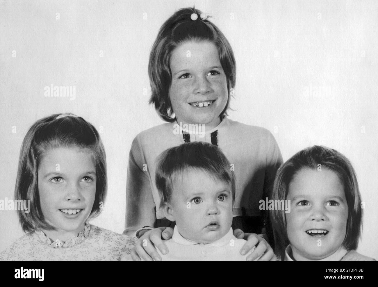 Quattro sorelle, bambine, ritratto, vecchia, 1973 anni, felice, sorridente, SIGNOR Foto Stock