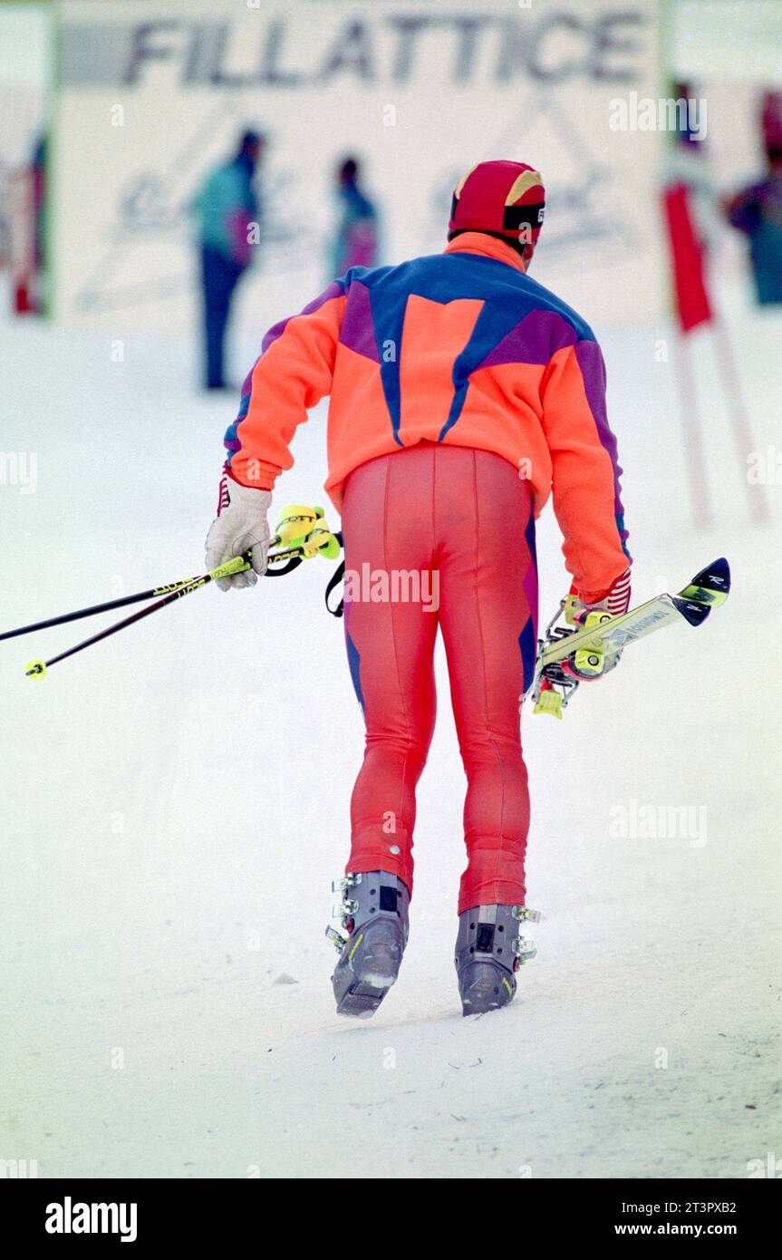 Italia Madonna di Campiglio 1993-12-12: Alberto Tomba, sciatore italiano, durante la Coppa del mondo di Sci Alpino 1993/1994 Foto Stock