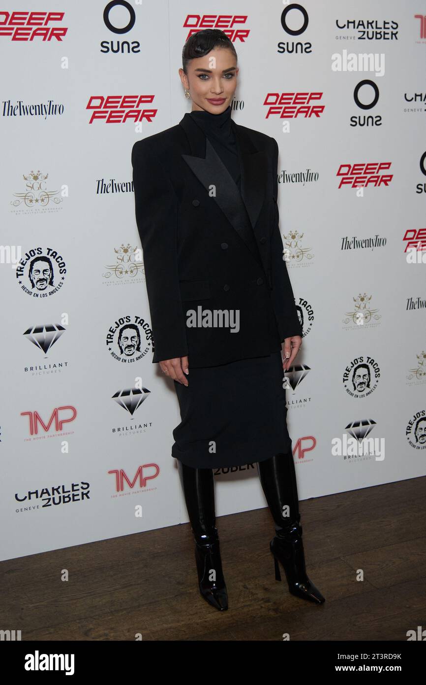 Londra, Regno Unito . 26 ottobre, 2023 . Amy Jackson nella foto alla premiere britannica di Deep Fear tenutasi all'Ham Yard Hotel. Credito: Alan D West/EMPICS/Alamy Live News Foto Stock