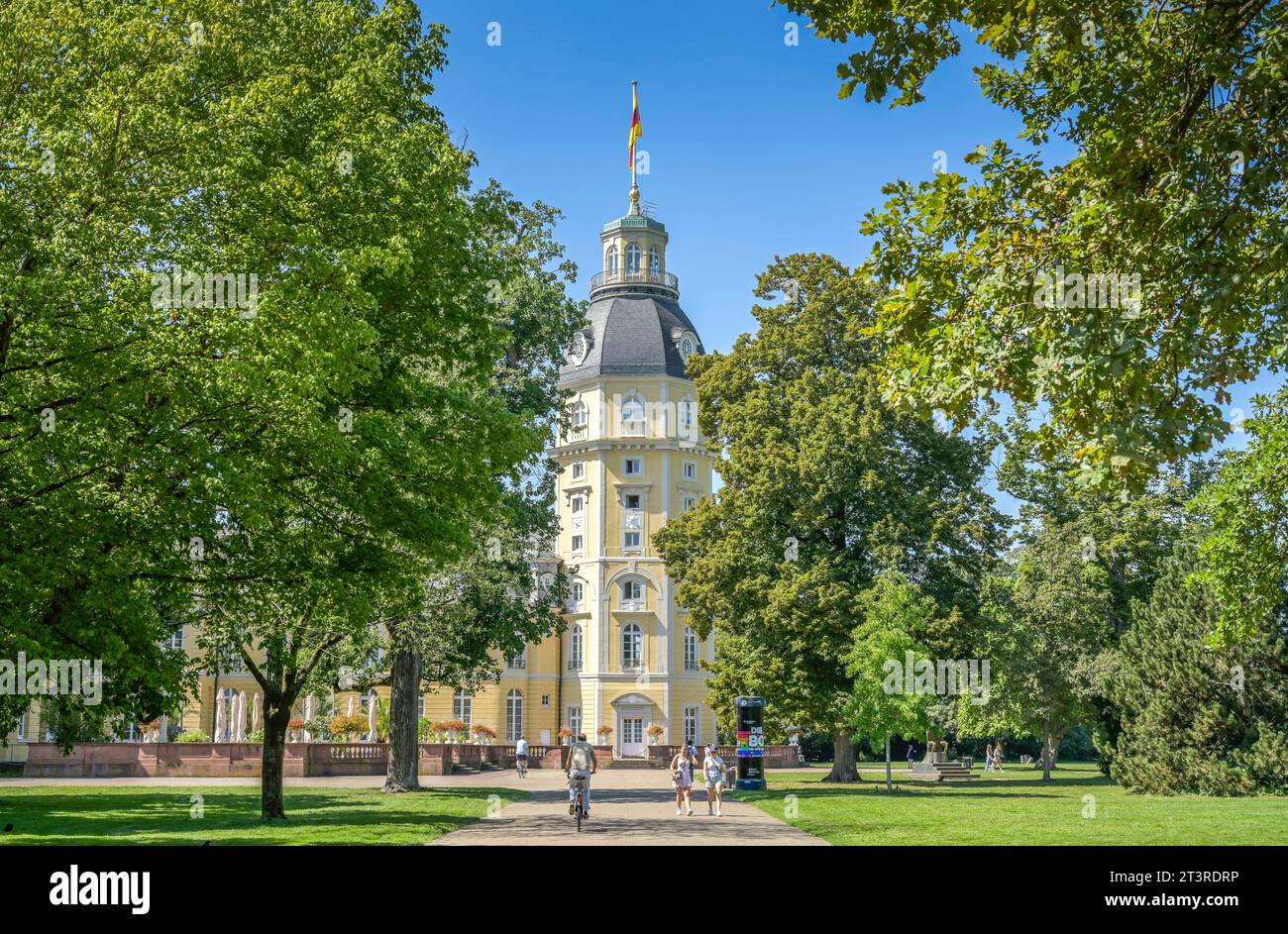 Turmgebäude, Schloß Karlsruhe, Schloßplatz, Karlsruhe, Baden-Württemberg, Deutschland Foto Stock