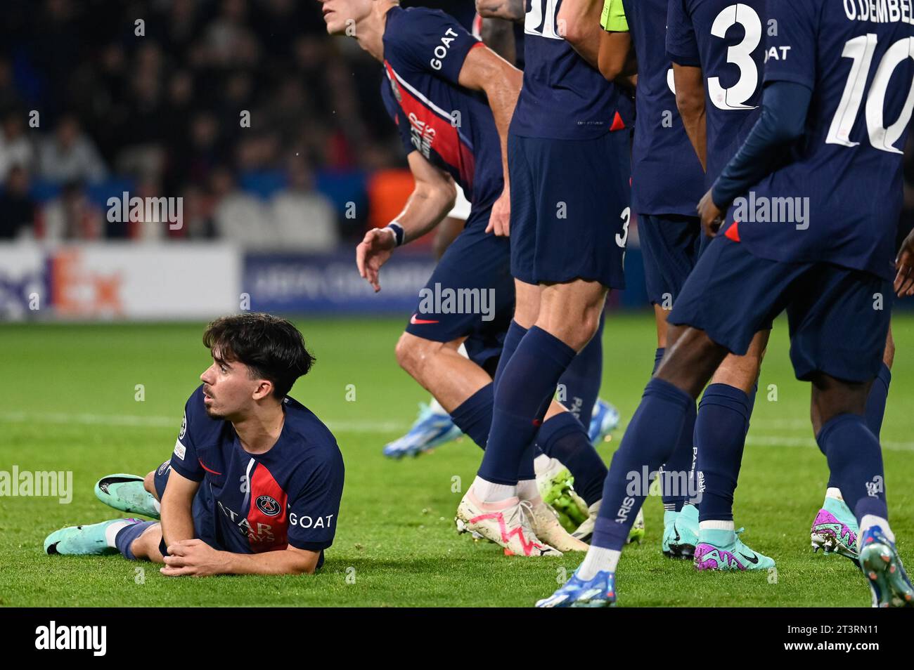 Parigi, Francia. 25 ottobre 2023. Julien Mattia/le Pictorium - partita PSG - AC Milan - 25/10/2023 - Francia/Ile-de-France (regione)/Parigi - Vitinha durante la terza partita del gruppo F di Champions League tra PSG e AC Milan al Parc de Princes il 25 ottobre 2023. Crediti: LE PICTORIUM/Alamy Live News Foto Stock