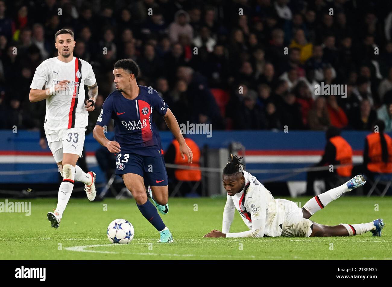 Parigi, Francia. 25 ottobre 2023. Julien Mattia/le Pictorium - partita PSG - AC Milan - 25/10/2023 - Francia/Ile-de-France (regione)/Parigi - Warren Zaire-Emery durante la terza partita del gruppo F di Champions League tra PSG e AC Milan al Parc de Princes il 25 ottobre 2023. Crediti: LE PICTORIUM/Alamy Live News Foto Stock
