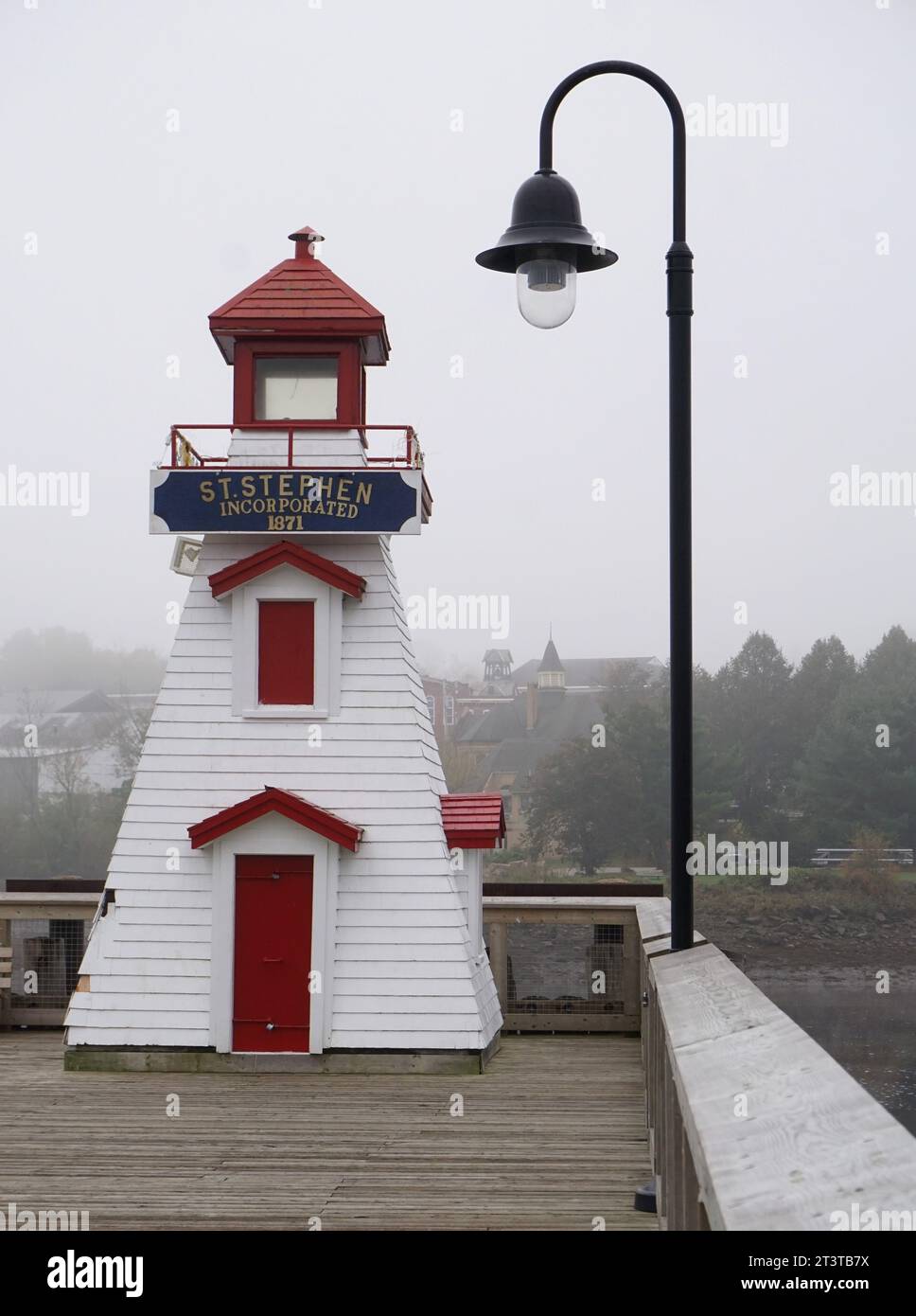 Il faro e il molo, St Stephen, New Brunswick Foto Stock Il faro e il molo, St Stephen, New Brunswick Foto Stock