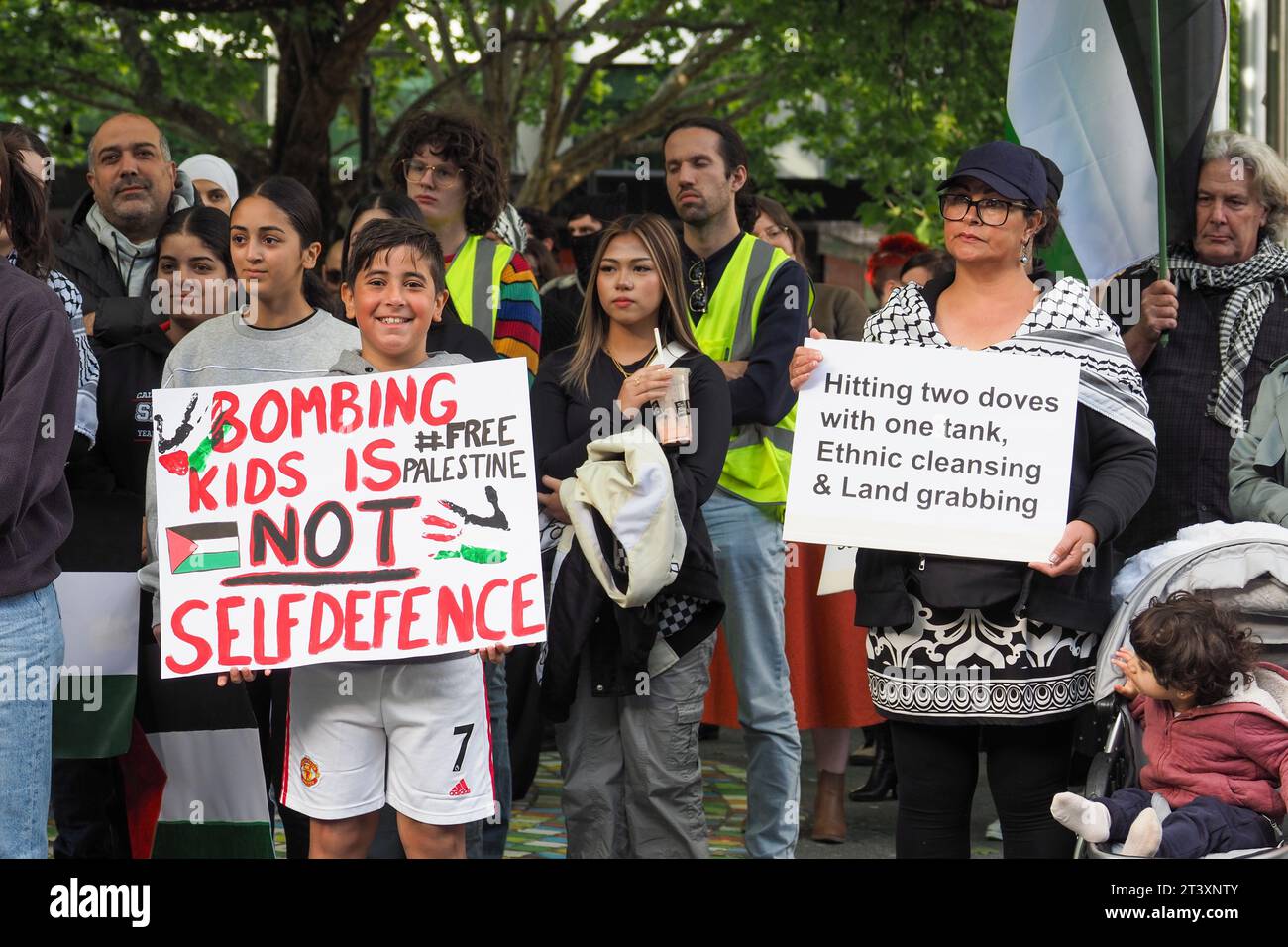 Canberra, Australia. 27 ottobre 2023. Ferma la guerra a Gaza! Mille persone a Canberra, Australia, protestano in solidarietà con Gaza e Palestina. Foto Stock