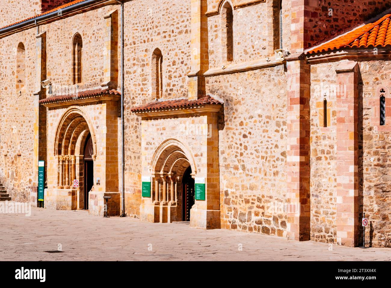 Monastero di Santo Toribio de Liébana. Camaleño, Liébana, Cantabria, Spagna, Europa. Foto Stock