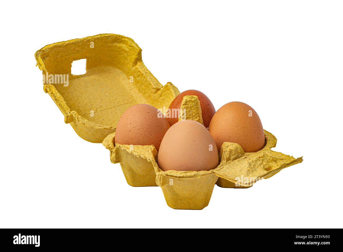 primo piano della scatola di carta con uova su sfondo bianco Foto Stock