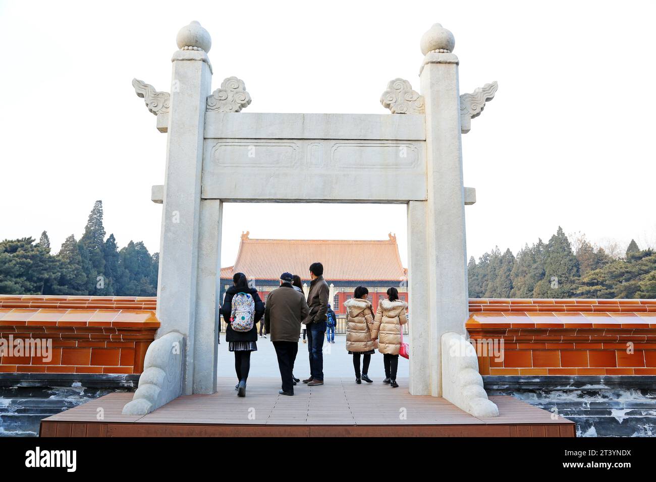 PECHINO - 22 dicembre: L'altare dei posti di Stato lingxingmeng porta architettura paesaggistica, nel Parco Zhongshan, il 22 dicembre 2013, pechino, cina. Foto Stock