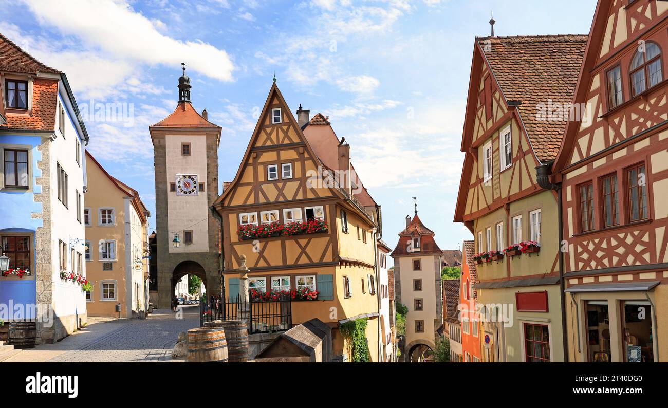 Rothenburg ob der Tauber, pittoresca città medievale in Germania, famoso sito patrimonio mondiale dell'UNESCO, Plonlein Place Foto Stock