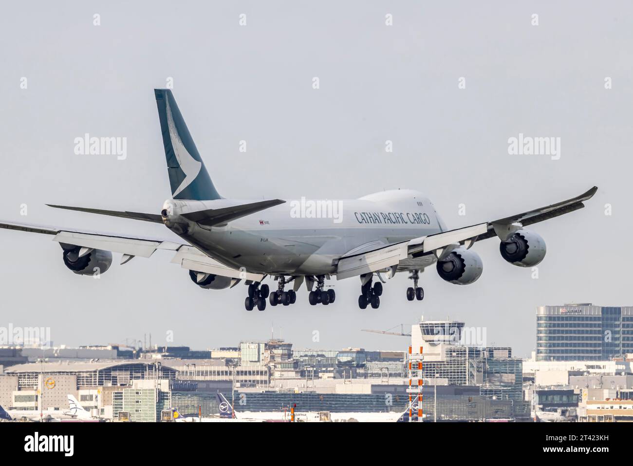Aerei cargo in avvicinamento, B-LJH, CATHAY PACIFIC, BOEING 747-8F.. Aeroporto di Fraport, Francoforte sul meno, Assia, Germania Foto Stock