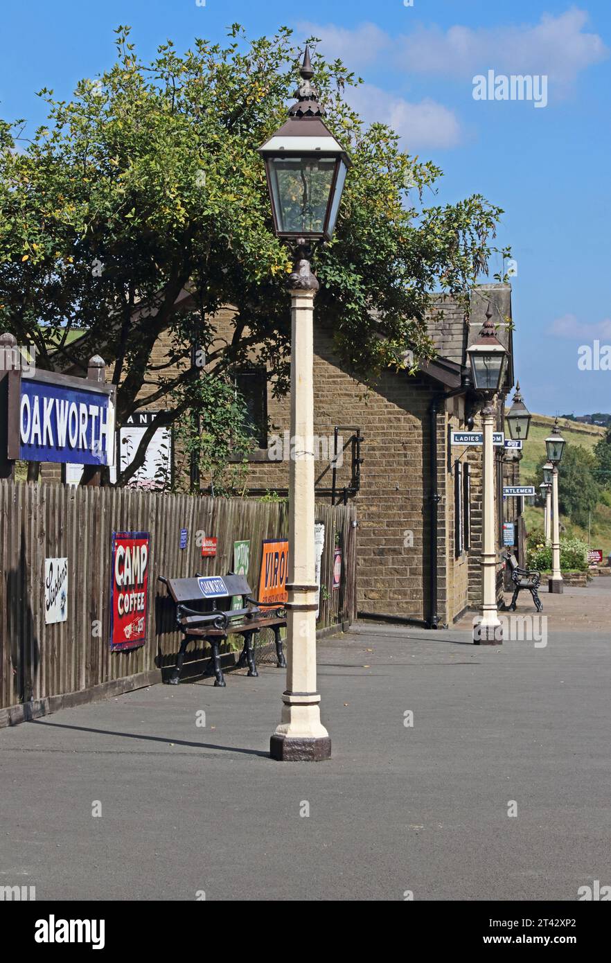 Oakworth Station sulla Keighley & Worth Valley Railway Foto Stock