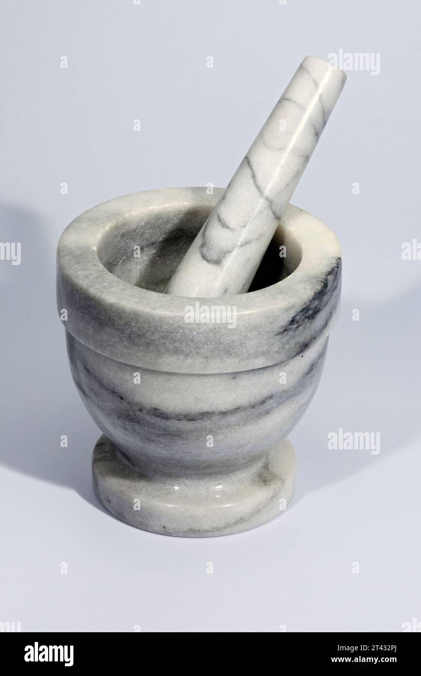 Set pestello e Malta in marmo lucido. Per tritare spezie, erbe, ecc. Foto Stock