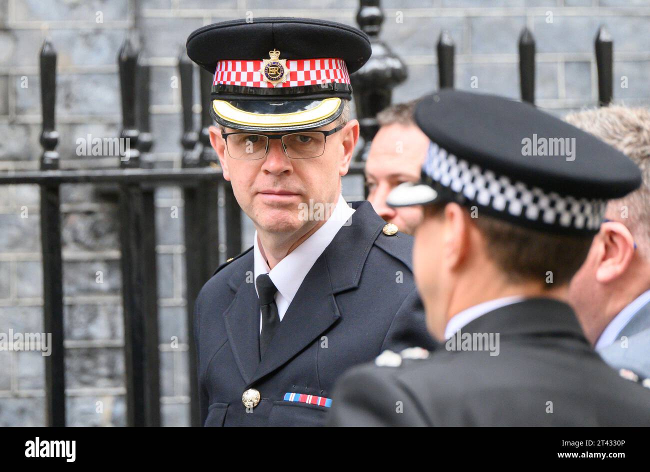 Il sovrintendente Patrick Holdaway - polizia della città di Londra - a Downing Street a seguito di un incontro sull'aumento del taccheggio, il 23 ottobre 2023 Foto Stock