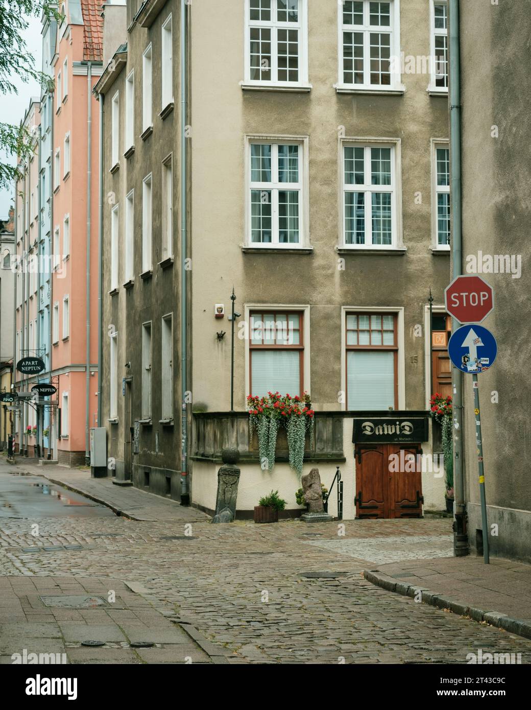 Scena di strada nella città vecchia di Gdańsk, Polonia Foto Stock