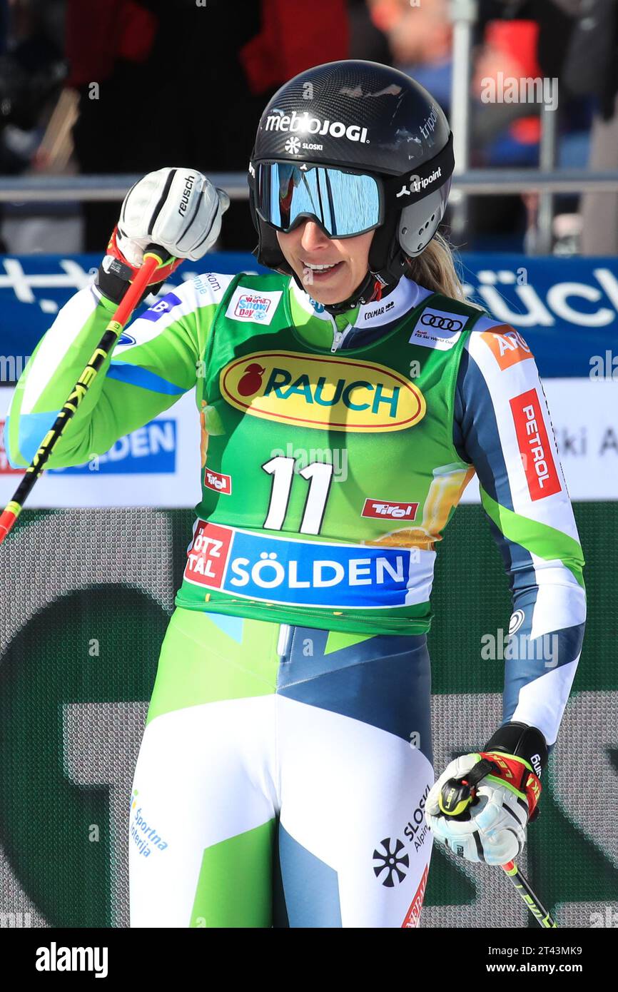 Solden, Tirolo, Austria. 28 ottobre 2023. Audi FIS Alpine Ski World Cup Opening; Ana Bucik (SLO) Credit: Action Plus Sports/Alamy Live News Foto Stock