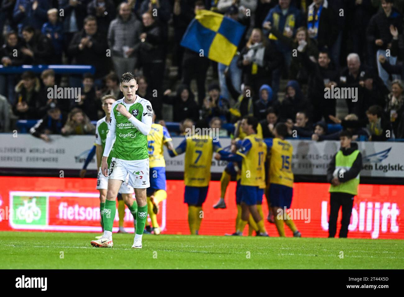 Beveren WAAS, Belgio. 28 ottobre 2023. Matthew Healy di Francs Borains sembra smentito durante una partita di calcio tra SK Beveren e Royals Francs Borains, sabato 28 ottobre 2023 a Beveren-WAAS, il giorno 10/30 della seconda divisione del campionato belga "Challenger Pro League" del 2023-2024. BELGA PHOTO TOM GOYVAERTS Credit: Belga News Agency/Alamy Live News Foto Stock