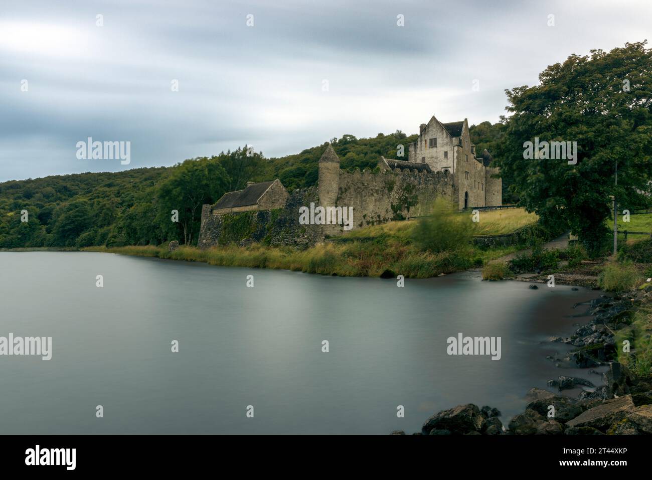 Il castello di Parke è un castello del XVII secolo situato sulle rive del Lough Gill nella contea di Leitrim, in Irlanda. Foto Stock