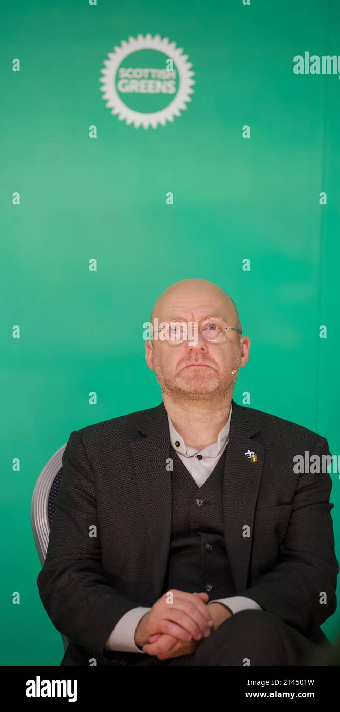 Dunfermline, Regno Unito 28 ottobre 2023: Patrick Harvie, co-leader dei Verdi scozzesi alla conferenza del partito Foto Stock
