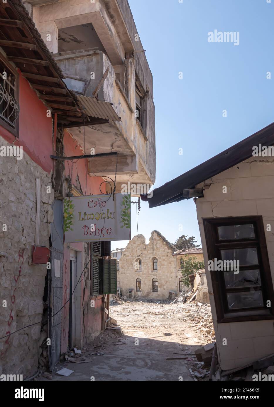 Cafe Limonlu Bahcé popolare luogo turistico nel centro di antakya distrutto dal terremoto turco del 2023 Foto Stock