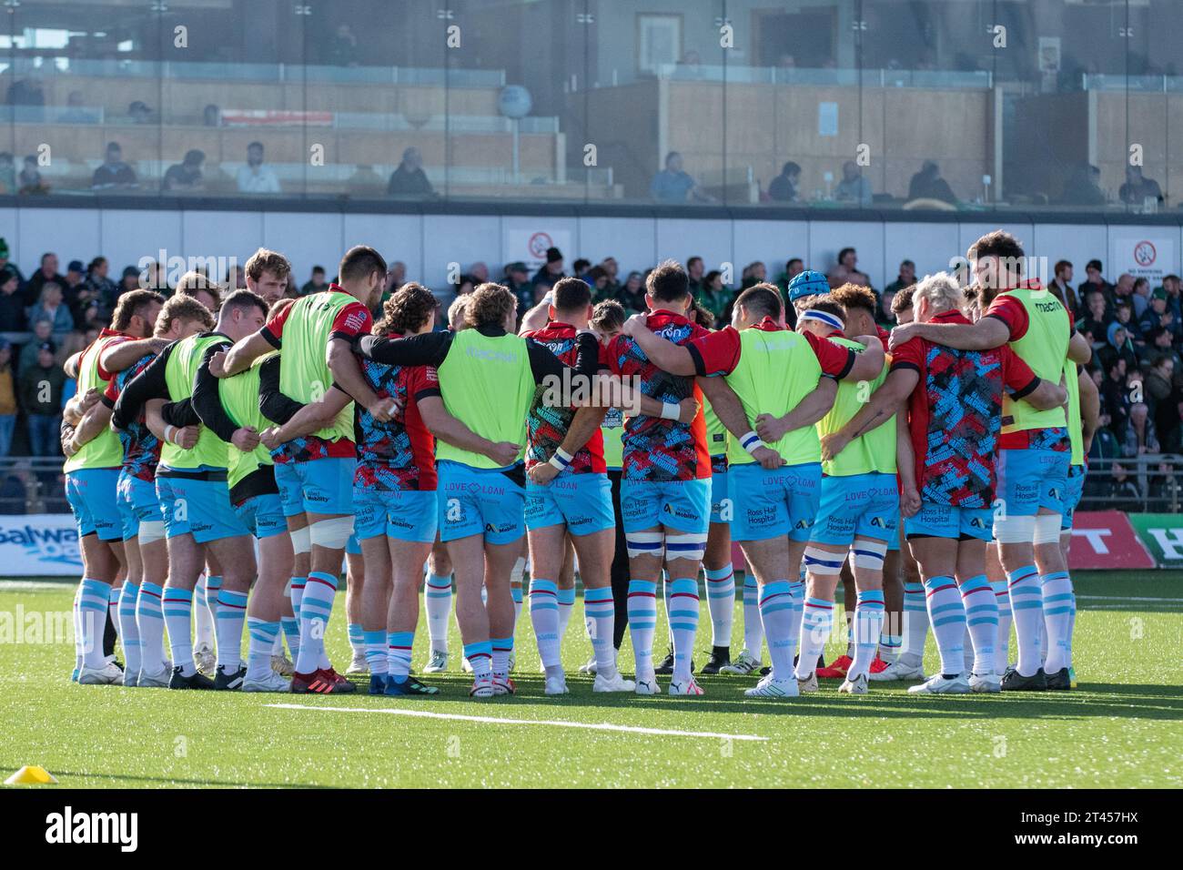 Galway, Irlanda. 28 ottobre 2023. La squadra dei Glasgow Warriors durante la partita del secondo round del campionato di rugby United tra Connacht Rugby e Glasgow Warriors al campo sportivo di Galway, Irlanda, il 28 ottobre 2023 (foto di Andrew SURMA/ Credit: SIPA USA/Alamy Live News Foto Stock