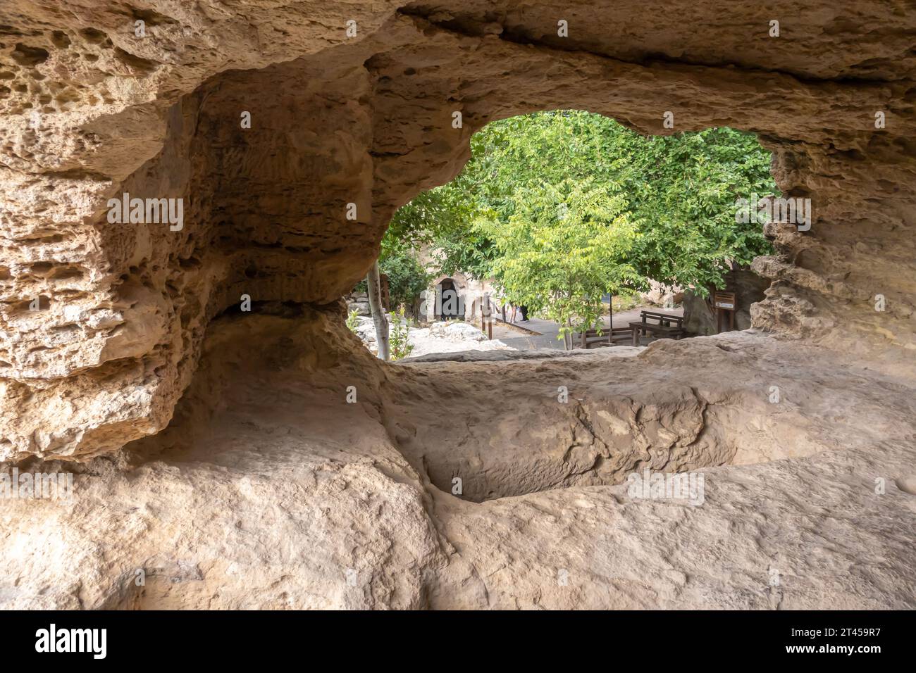 Cradle Cave, monumento storico di Hatay, Turchia. Costruita nel i secolo a.C., l'antica rete romana di grotte proteggeva dalle inondazioni Foto Stock