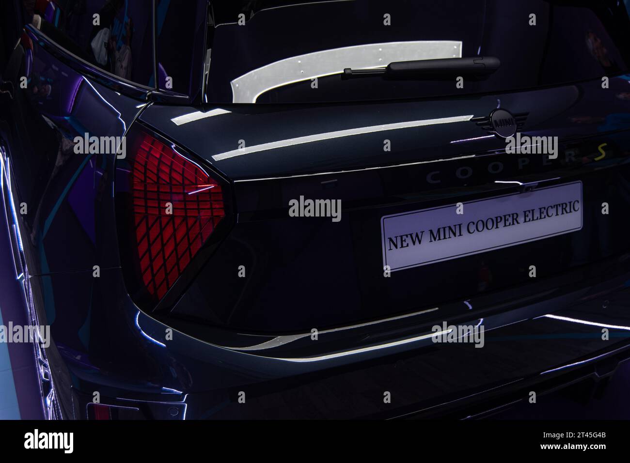 2024 Mini Cooper se Sport posteriore Foto Stock