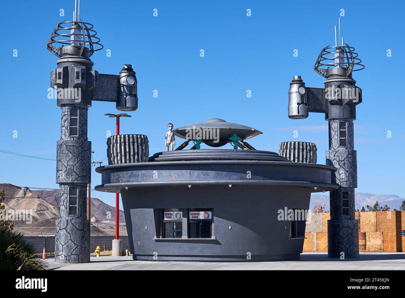 Baker, California, USA. 21 gennaio 2019. Un edificio Alien Fresh Jerky con finestre a scomparsa presso il loro negozio a Baker, California. (Immagine di credito: © Ian L. Sitren/ZUMA Press Wire) SOLO USO EDITORIALE! Non per USO commerciale! Foto Stock