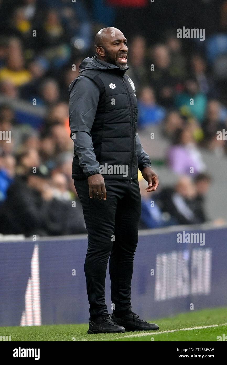 Leeds, Regno Unito. 28 ottobre 2023. Huddersfield Town Manager Darren Moore durante il match per lo Sky Bet Championship a Elland Road, Leeds. Il credito fotografico dovrebbe leggere: Gary Oakley/Sportimage Credit: Sportimage Ltd/Alamy Live News Foto Stock