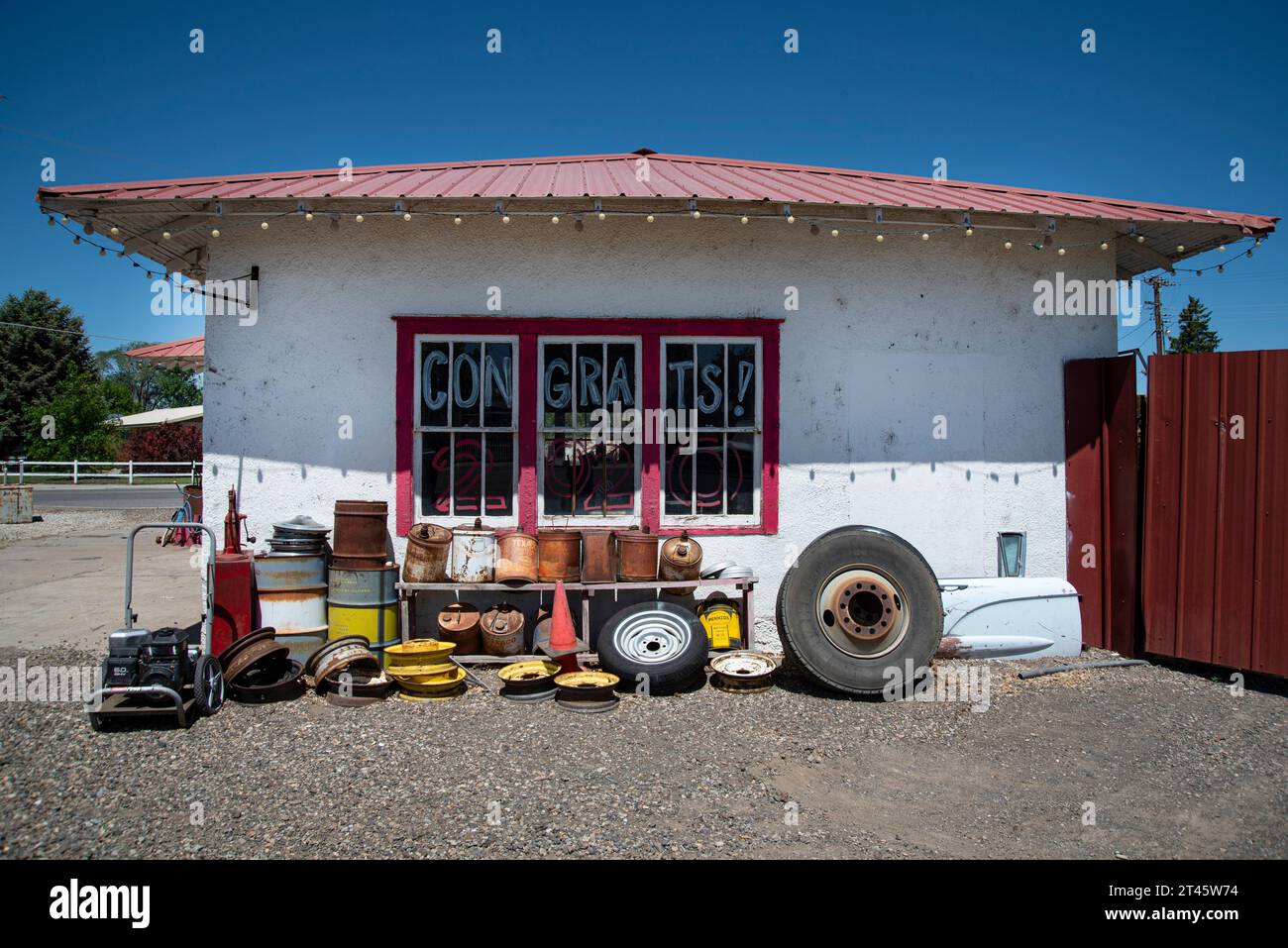 Mucchio di spazzatura, vecchia stazione Texaco di Main Street, Filer, Idaho, USA Foto Stock