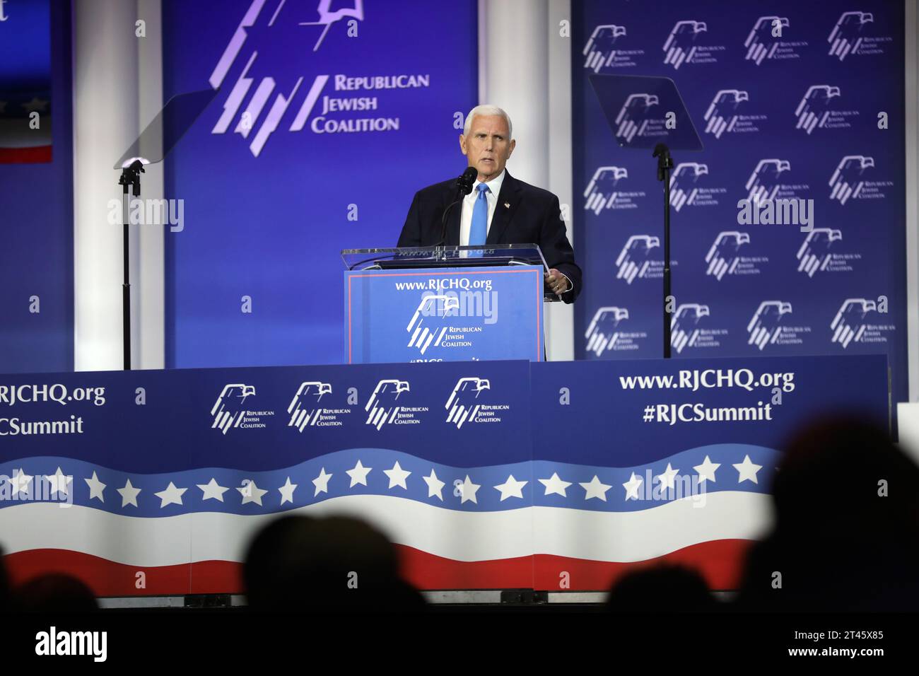 Las Vegas, Nevada, Stati Uniti. 28 ottobre 2023. L'ex Vice Presidente Mike Pence parla al Summit annuale della leadership della Repubblicana Jewish Coalition 2023 a Las Vegas, Nevada. (Immagine di credito: © Gage Skidmore/ZUMA Press Wire) SOLO USO EDITORIALE! Non per USO commerciale! Foto Stock