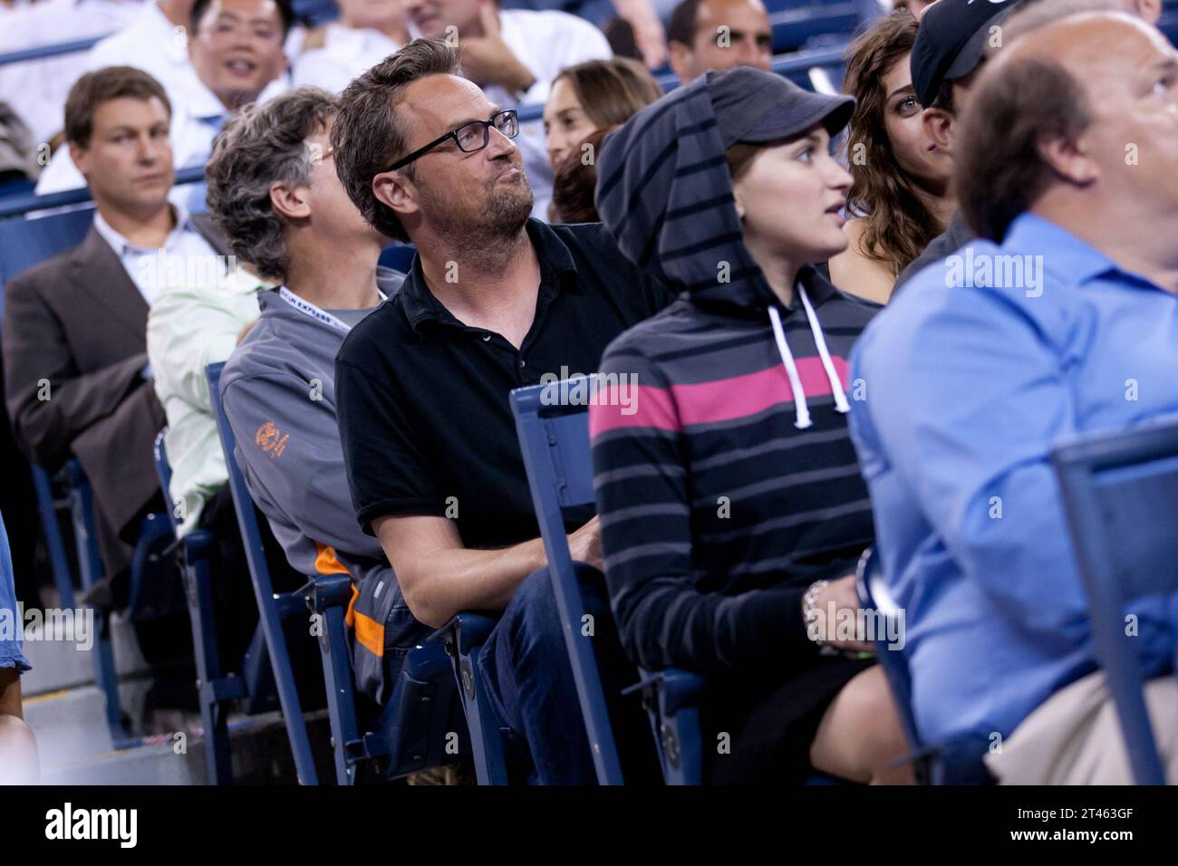 NEW YORK, NY - 08 SETTEMBRE: Matthew Perry partecipa all'11° giorno degli U.S. Open Tennis Championships 2011 presso l'USTA Billie Jean King National Tennis Center di Flushing, Queens, New York, USA.l'8 settembre 2011 nel quartiere Flushing del Queens di New York City persone: Matthew Perry Foto Stock