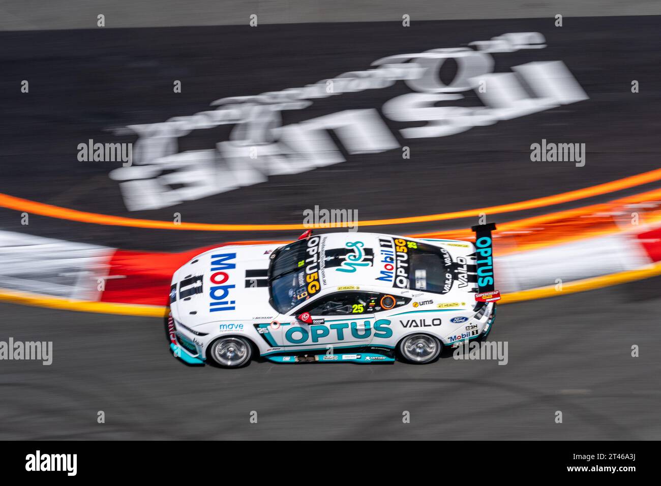 Gold Coast, Australia. 29 ottobre 2023. Chaz Mostert di Walkinshaw Andretti United naviga la chicane di turno 1-3 durante le qualifiche al Boost Mobile Gold Goast 500. Crediti: James Forrester/Alamy Live News Foto Stock