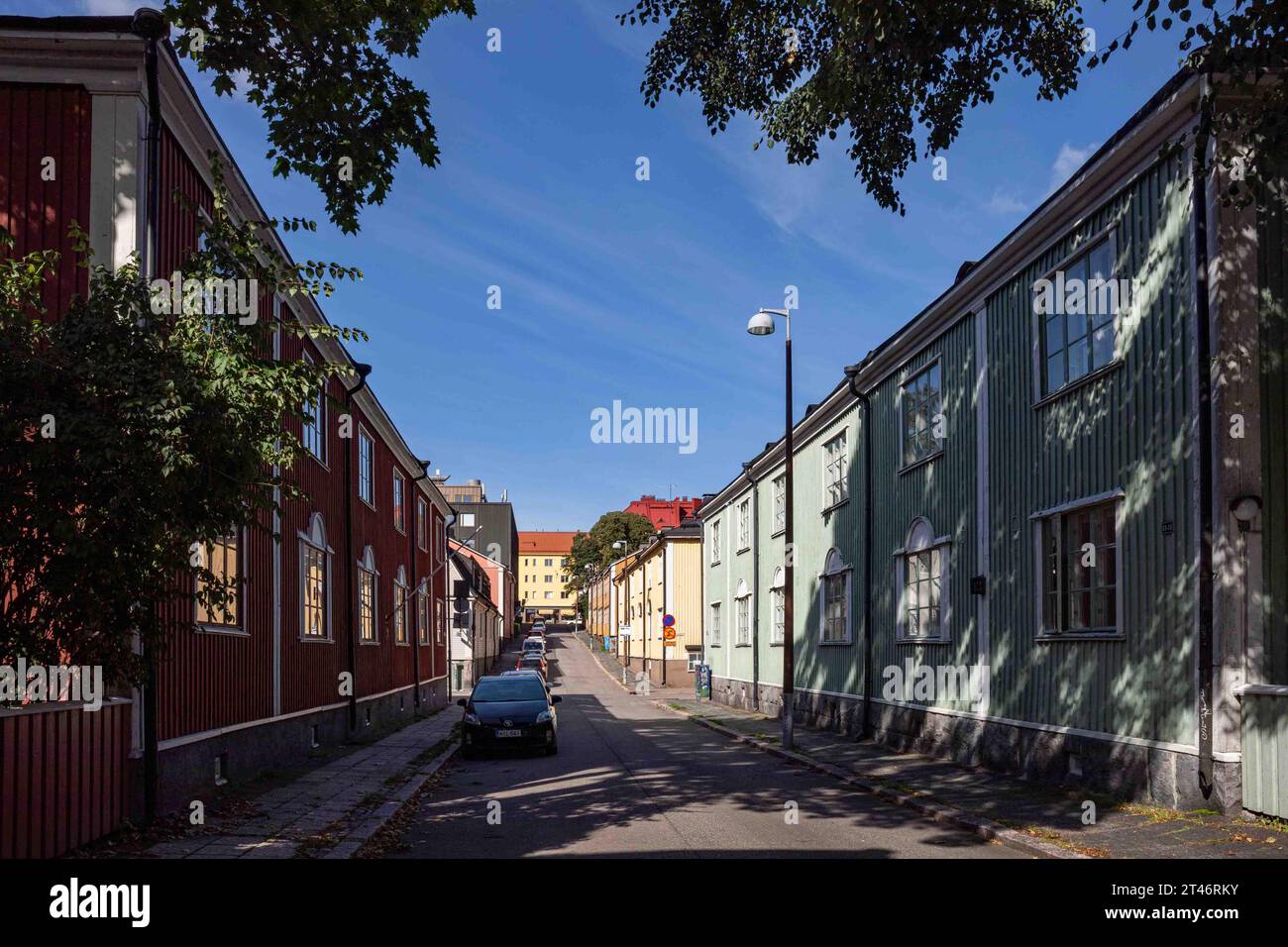 Vista sulla via Vanajantie nel quartiere Puu-Vallila di Helsinki, Finlandia Foto Stock