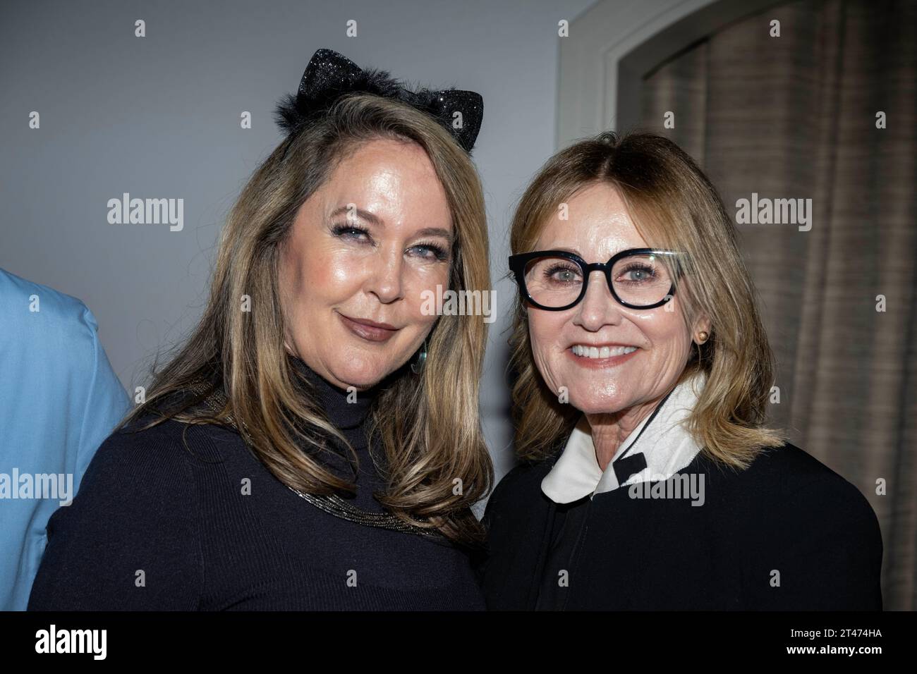 Los Angeles, USA. 28 ottobre 2023. L'attrice Erin Murphy, l'attrice Maureen McCormick partecipa alla raccolta fondi annuale All Ghouls Gala per la cura dell'autismo oggi al Woodland Hills Country Club, Los Angeles, CA 28 ottobre 2023 crediti: Eugene Powers/Alamy Live News Foto Stock