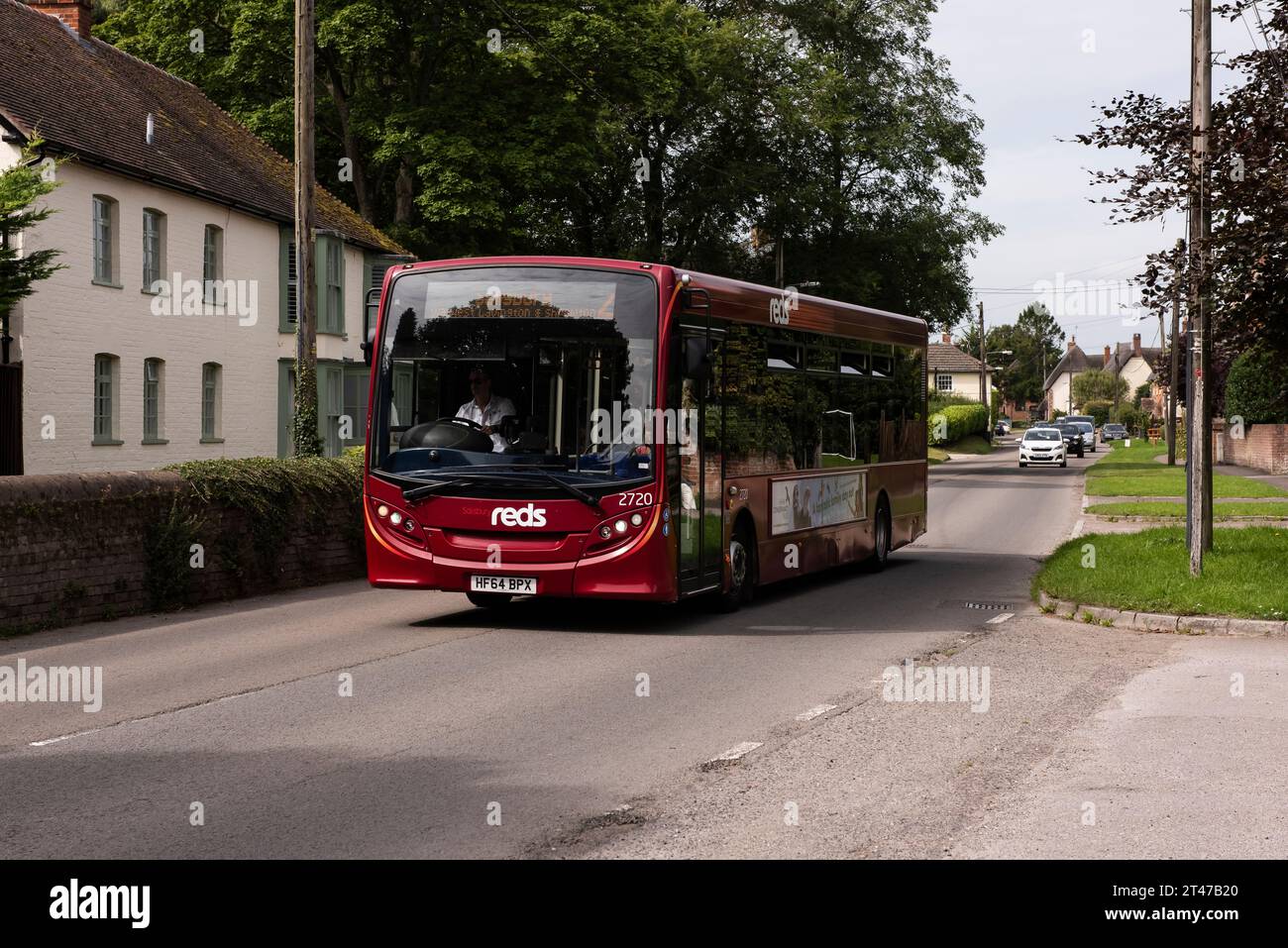 Imberbus 2017, servizio di autobus classico sulla pianura di Salisbury Foto Stock