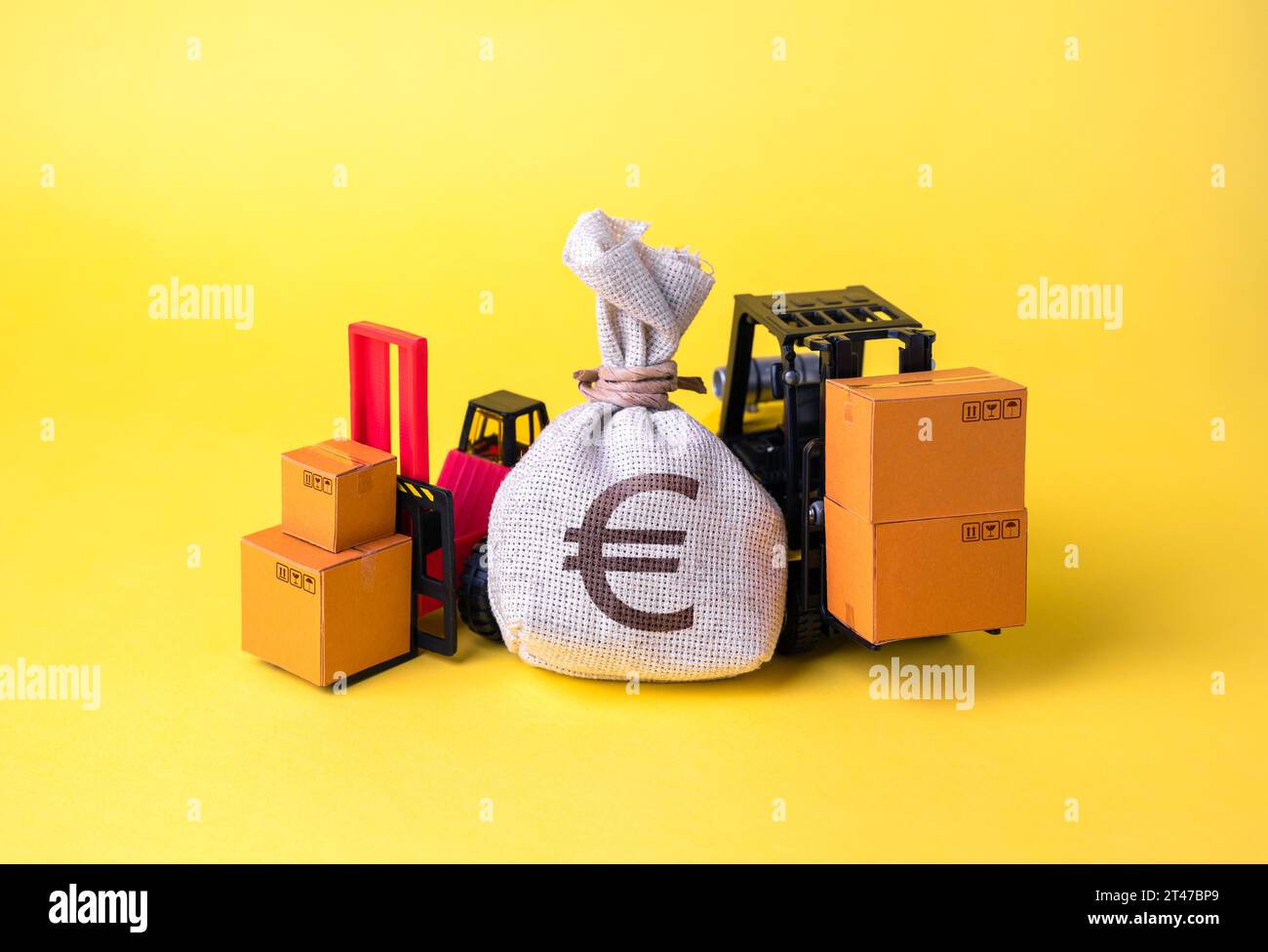 Euro Money bag e attrezzature di carico da magazzino. Soluzioni per il trasporto merci, la gestione logistica e il magazzinaggio. Tendenze economiche, polici commerciali Foto Stock