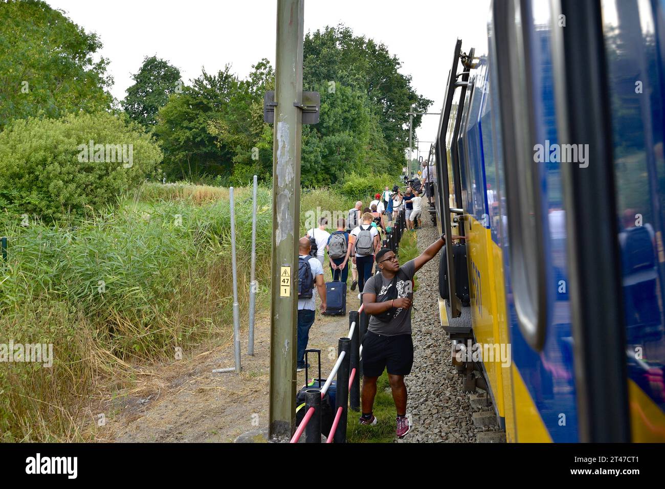 Problema tecnico con un treno NS tra GO e Roosendaal. i passeggeri devono sbarcare e attendere il trasporto alternativo Foto Stock