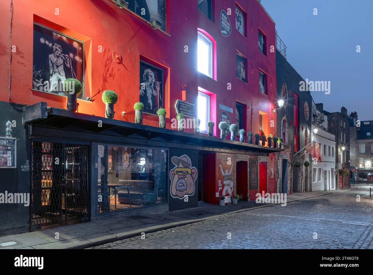 L'Irish Rock 'n' Roll Museum Experience è un museo coinvolgente e teatrale a Dublino, in Irlanda, che celebra la storia e l'eredità del ro irlandese Foto Stock