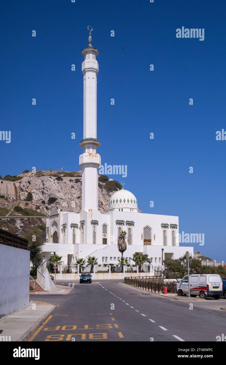 La Moschea di Ibrahim-al-Ibrahim, nota anche come Moschea di re Fahd bin Abdulaziz al-Saud o Moschea del custode delle due moschee sante, Gibilterra. Foto Stock