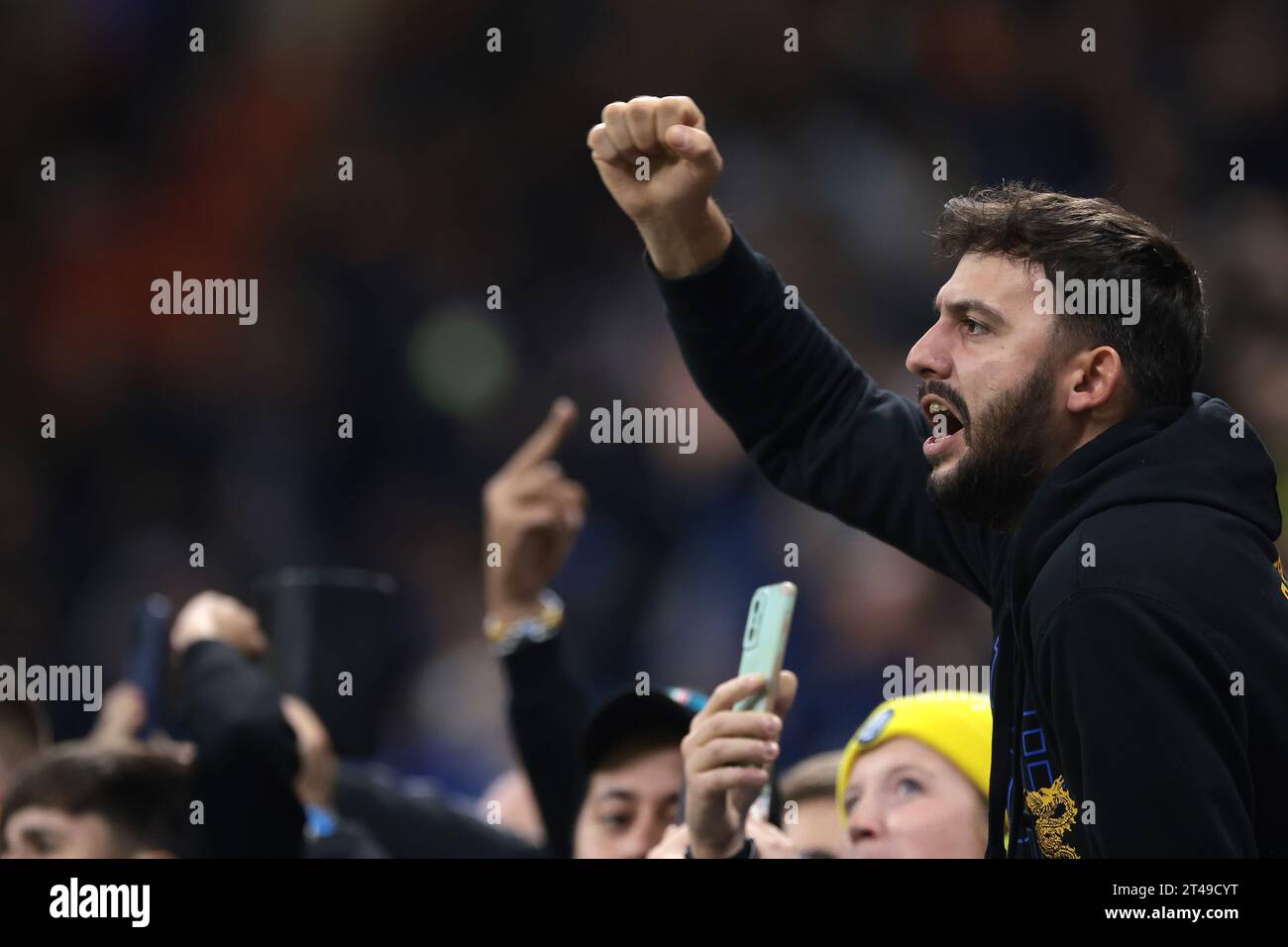 Milano, Italia. 29 ottobre 2023. I tifosi dell'FC Internazionale sfogano rabbia verso l'ex giocatore Romelu Lukaku della AS Roma prima della partita di serie A A a Giuseppe Meazza, Milano. Il credito fotografico dovrebbe leggere: Jonathan Moscrop/Sportimage Credit: Sportimage Ltd/Alamy Live News Foto Stock