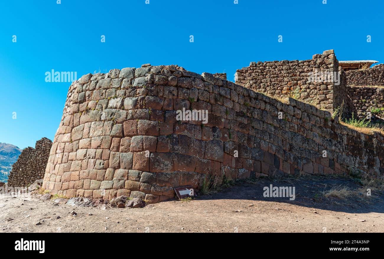 Panorama delle rovine Inca di Pisac con le tradizionali mura inca, Pisac, Cusco, Perù. Foto Stock