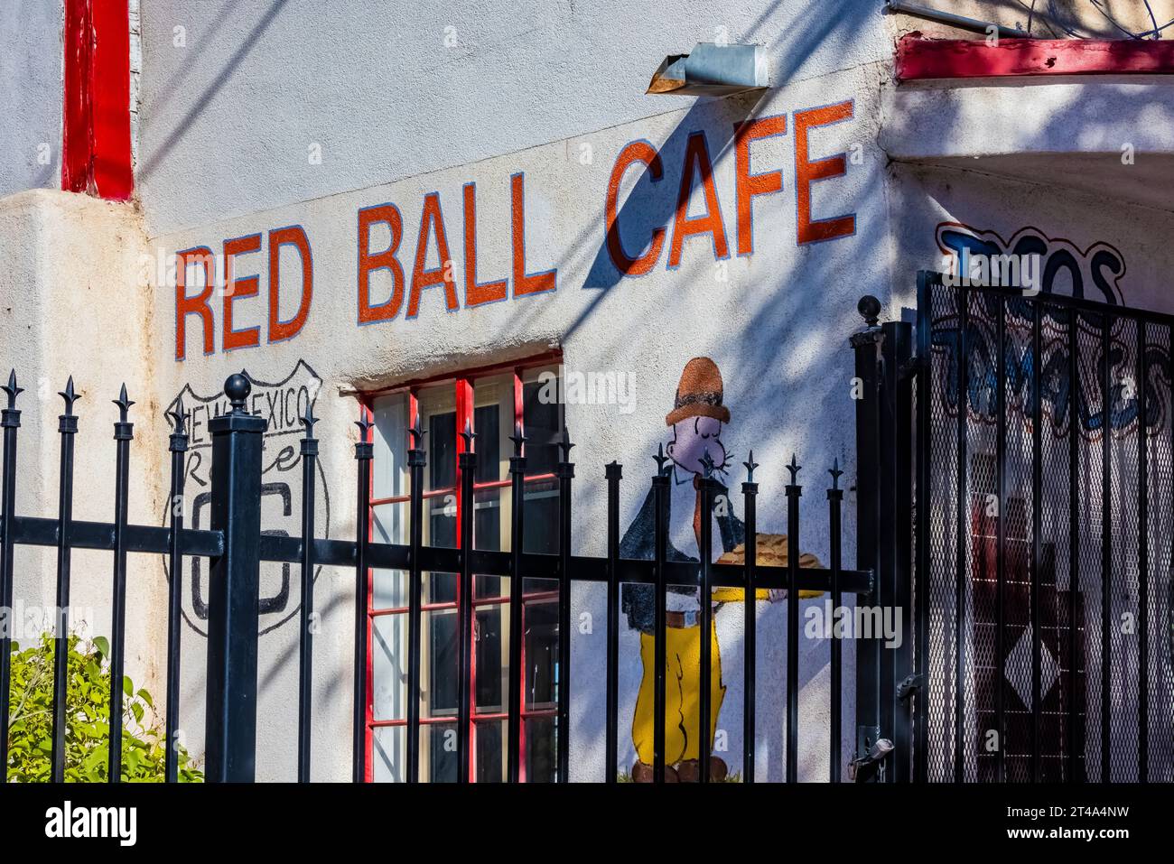 Red Ball Cafe lungo la Route 66 ad Albuquerque, New Mexico, Stati Uniti [nessun rilascio di proprietà; solo licenze editoriali] Foto Stock