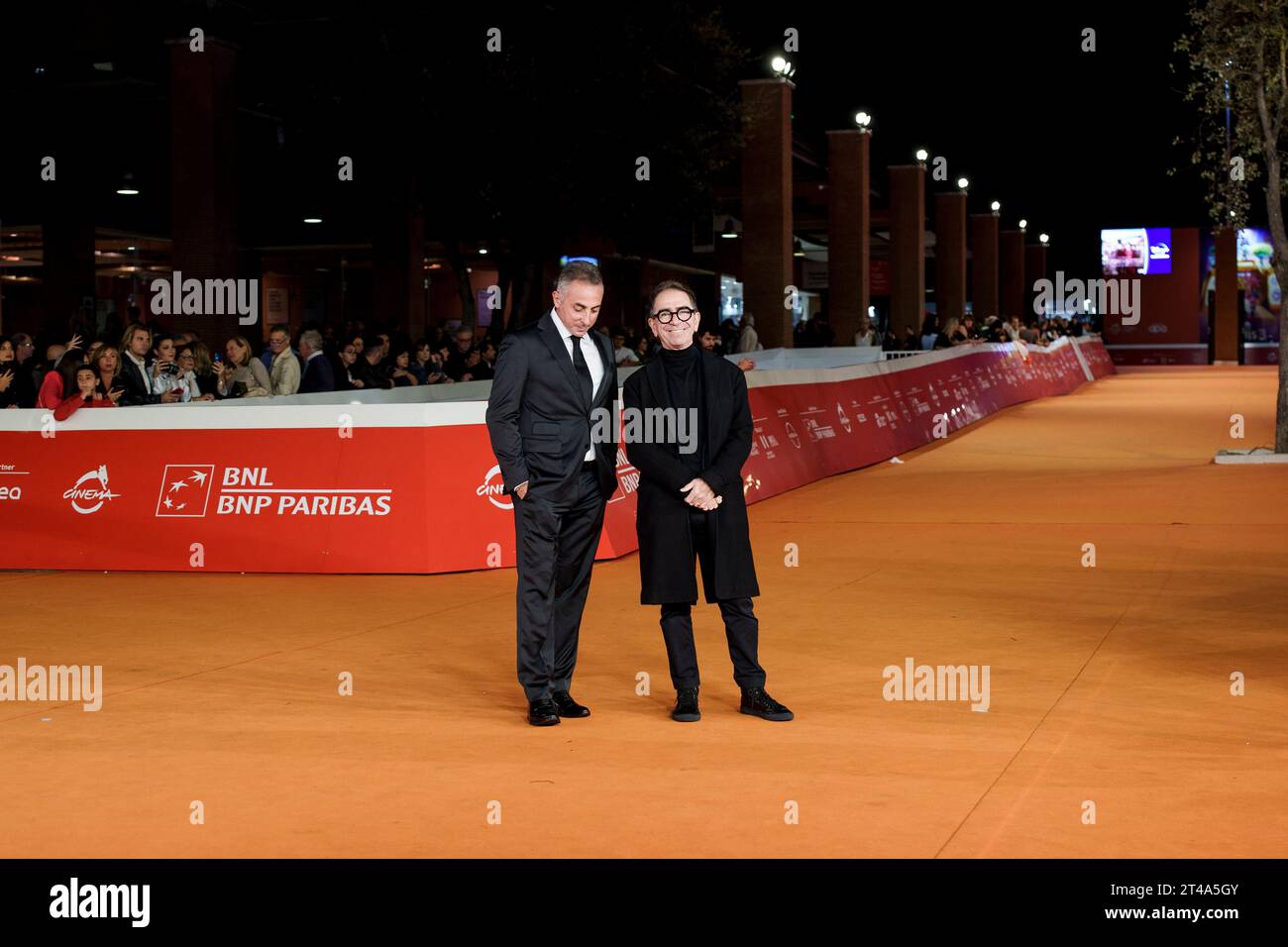 ROMA, ITALIA - OTTOBRE 28: Pino Strabioli partecipa ad un Red carpet per il film 'via Sicilia 57/59. Giorgio Albertazzi il teatro è vita' nel corso del 18° Foto Stock