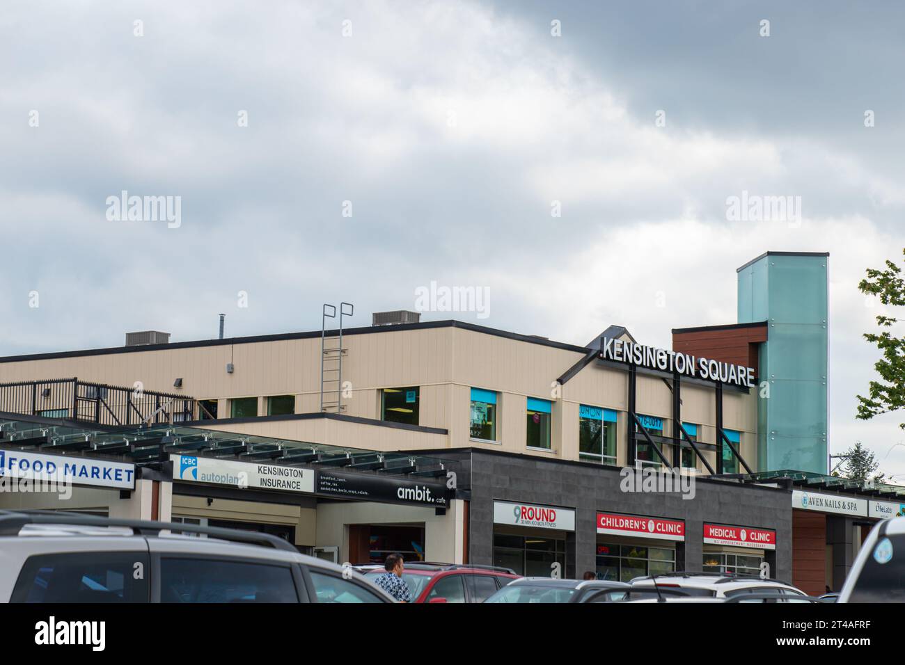 Burnaby, CANADA - 21 giugno 2023: Un segno del centro commerciale Kensington Square visto in un giorno nuvoloso. Foto Stock