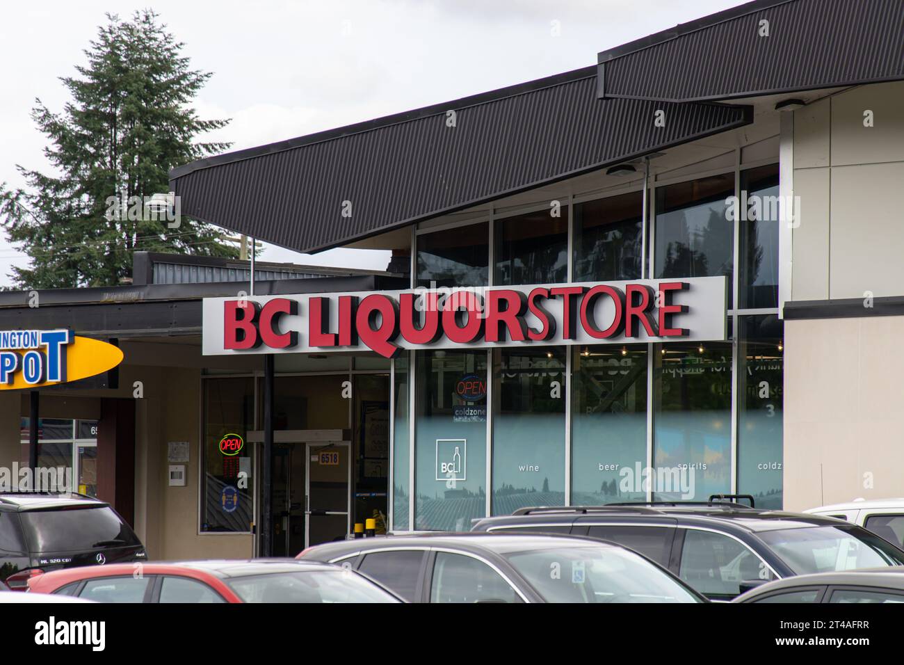 Segnale BCL. BC Liquor è una catena di punti vendita al dettaglio della British Columbia Liquor Distribution Branch che distribuisce bevande alcoliche nella provincia di BC Foto Stock